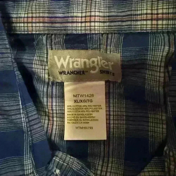 Preowned Women’s Wrangler Button Down Checkered Shirt Size XL W/ pearl buttons - Picture 9 of 9